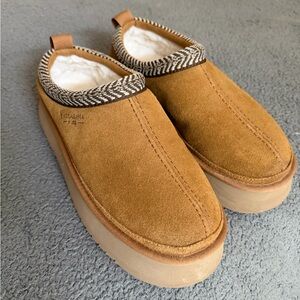 Women's Burree Platform Slipper - Koolaburra by UGG